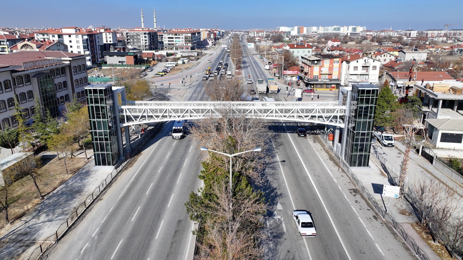 YAŞAR DOĞU YAYA ÜST GEÇİDİ