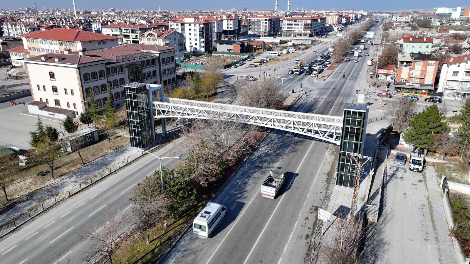 YAŞAR DOĞU YAYA ÜST GEÇİDİ